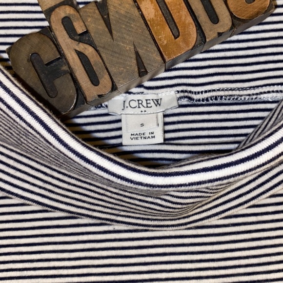 J. CREW Off the Shoulder Short Sleeve Striped T-Shirt - Picture 3 of 10